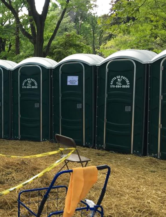Pocono construction site portable rental toilet by Gotta Go Potties Pocono construction site portable rental toilet by Gotta Go Potties